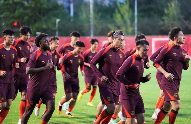 电子游戏官网-国足“初哥”正在蓄力 刘洋寄语亚运队友：大胆表现！